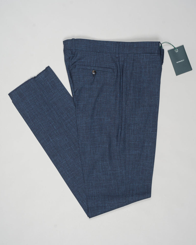 Fabric: Loro Piana Summertime: 71% Virgin wool natural stretch 15% Silk 14% Linen
Model: Vulcano195
Article: lp184u
Color: Blue
Made in Martina France, Puglia, Italy Berwich Loro Piana Summertime Trousers / Blue