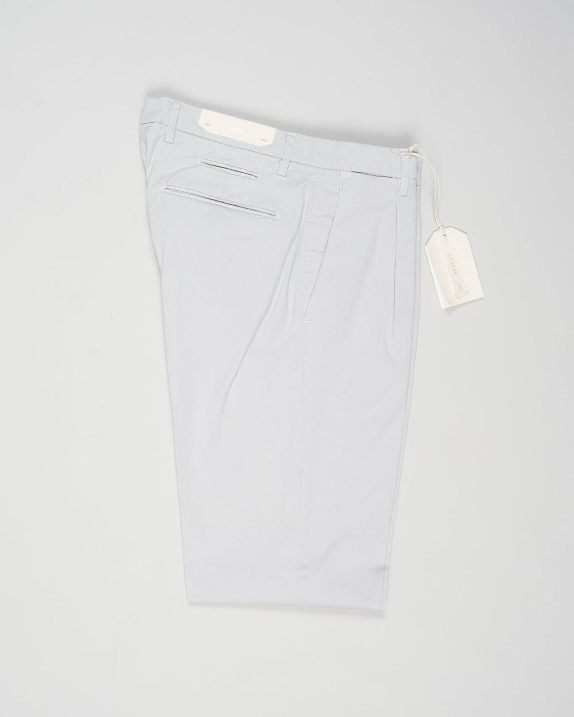 Article: 325051
Color: Light grey / 03
Composition: 64% Tencel 32% Cotton 4% Elastan
Model: BG07
One pleat
Slanted side pockets
Beltloops
Beautiful color and broken in look and feel achieved by&nbsp;Garment dying&nbsp;process
Slim fit
1/2 hem 17 cm (Size 50)
Made in Naples, Italy
