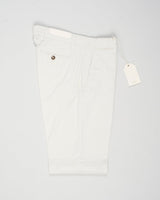 Article: 325008
Color: Chalk / 103
Composition: 98% Cotton 2% Elastan
Model: Soho
Flat front
Slanted side pockets
Beltloops
Beautiful color and broken in look and feel achieved by&nbsp;Garment dying&nbsp;process
Regular fit
1/2 hem 19.5 cm (Size 50)
Made in Naples, Italy