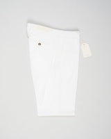 Article: 325008
Color: White / 120
Composition: 98% Cotton 2% Elastan
Model: Soho
Flat front
Slanted side pockets
Beltloops
Beautiful color and broken in look and feel achieved by&nbsp;Garment dying&nbsp;process
Regular fit
1/2 hem 19.5 cm (Size 50)
Made in Naples, Italy