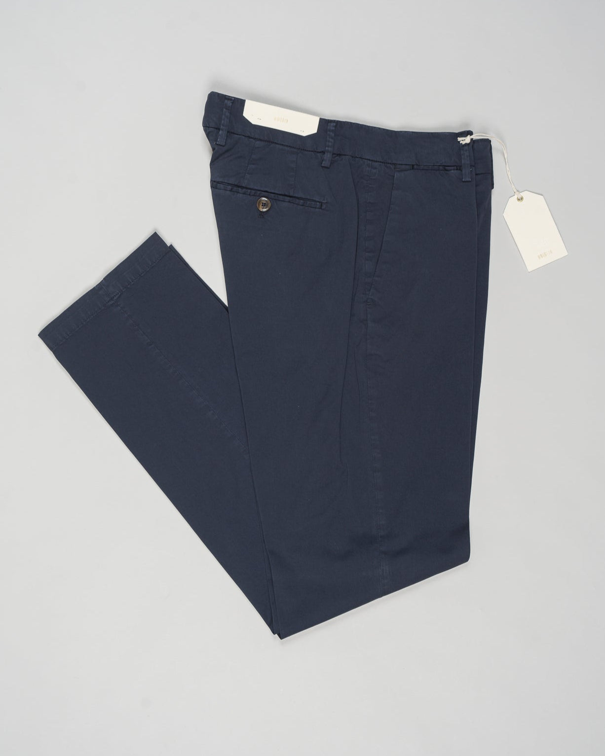 Article: 325008
Color: Navy / 11
Composition: 98% Cotton 2% Elastan
Model: Soho
Flat front
Slanted side pockets
Beltloops
Beautiful color and broken in look and feel achieved by&nbsp;Garment dying&nbsp;process
Regular fit
1/2 hem 19.5 cm (Size 50)
Made in Naples, Italy