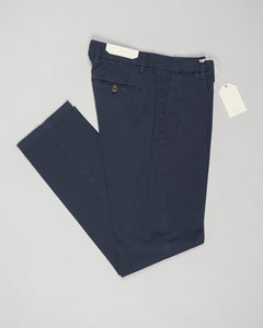 Article: 325008
Color: Navy / 11
Composition: 98% Cotton 2% Elastan
Model: Soho
Flat front
Slanted side pockets
Beltloops
Beautiful color and broken in look and feel achieved by&nbsp;Garment dying&nbsp;process
Regular fit
1/2 hem 19.5 cm (Size 50)
Made in Naples, Italy