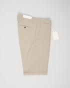 Article: 325008
Color: Light Beige / 43
Composition: 98% Cotton 2% Elastan
Model: Soho
Flat front
Slanted side pockets
Beltloops
Beautiful color and broken in look and feel achieved by Garment dying process
Regular fit
1/2 hem 19.5 cm (Size 50)
Made in Naples, Italy