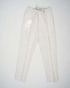 Article: 325118
Color: Natural / 23
Composition: 100% Linen
Single pleat
Slanted side pockets
Drawstring
Made in Naples, Italy