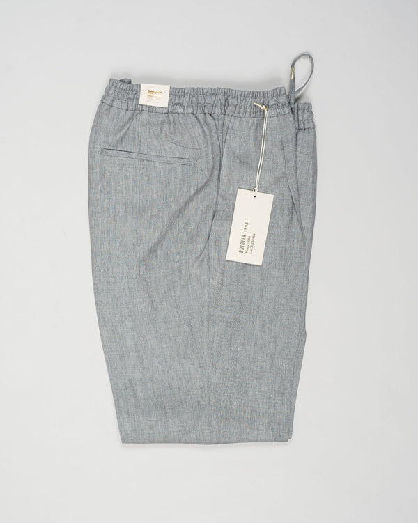 Article: 325118
Color: Light Grey / 60
Composition: 100% Linen
Single pleat
Slanted side pockets
Drawstring
Made in Naples, Italy