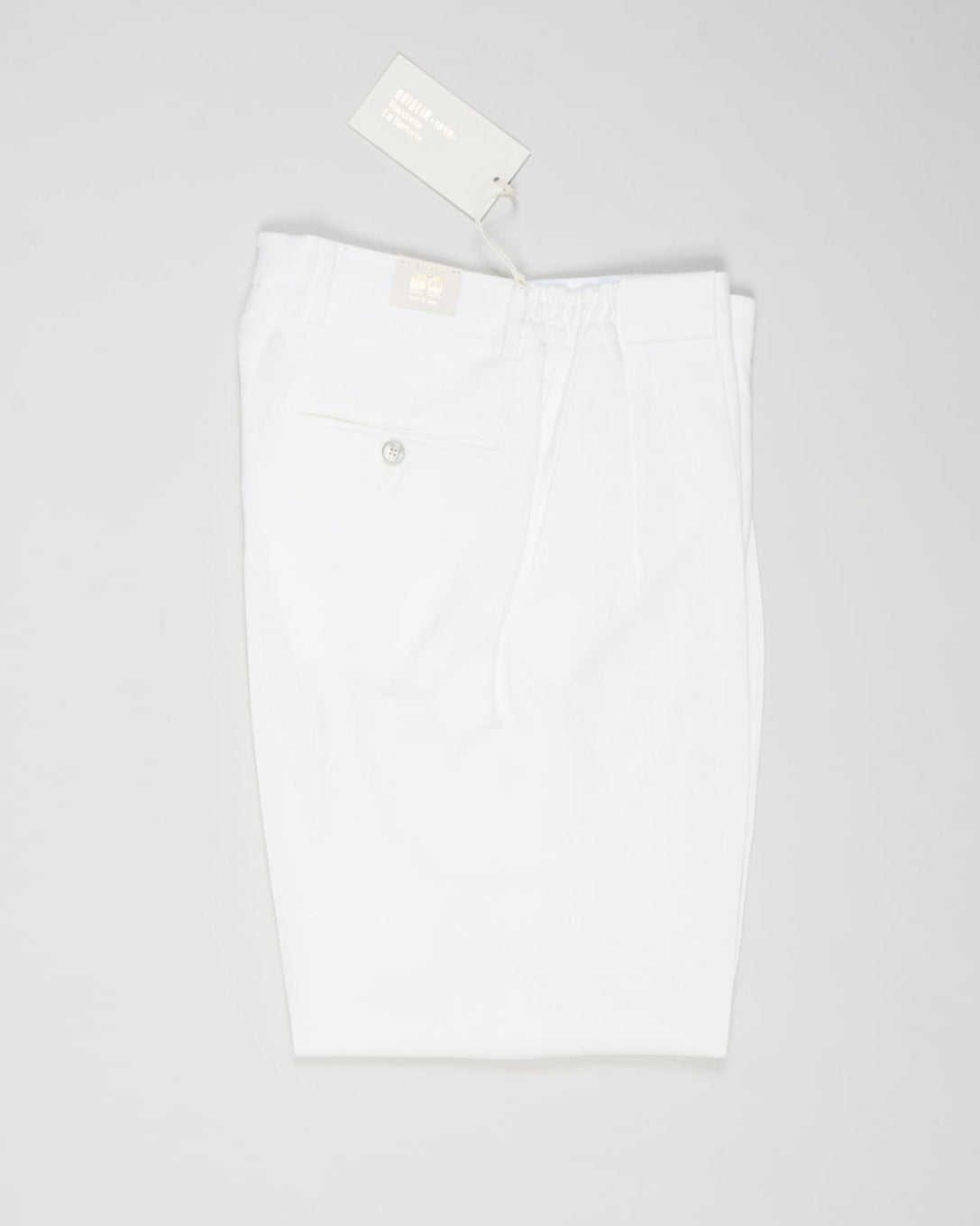 Article: 325118
Color: White / 150
Composition: 100% Linen
Pleated front
Slanted side pockets
Beltloops

Made in Naples, Italy&nbsp;