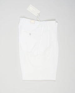 Article: 325118
Color: White / 150
Composition: 100% Linen
Pleated front
Slanted side pockets
Beltloops

Made in Naples, Italy&nbsp;