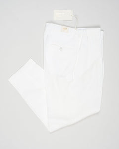 Article: 325118
Color: White / 150
Composition: 100% Linen
Pleated front
Slanted side pockets
Beltloops

Made in Naples, Italy&nbsp;