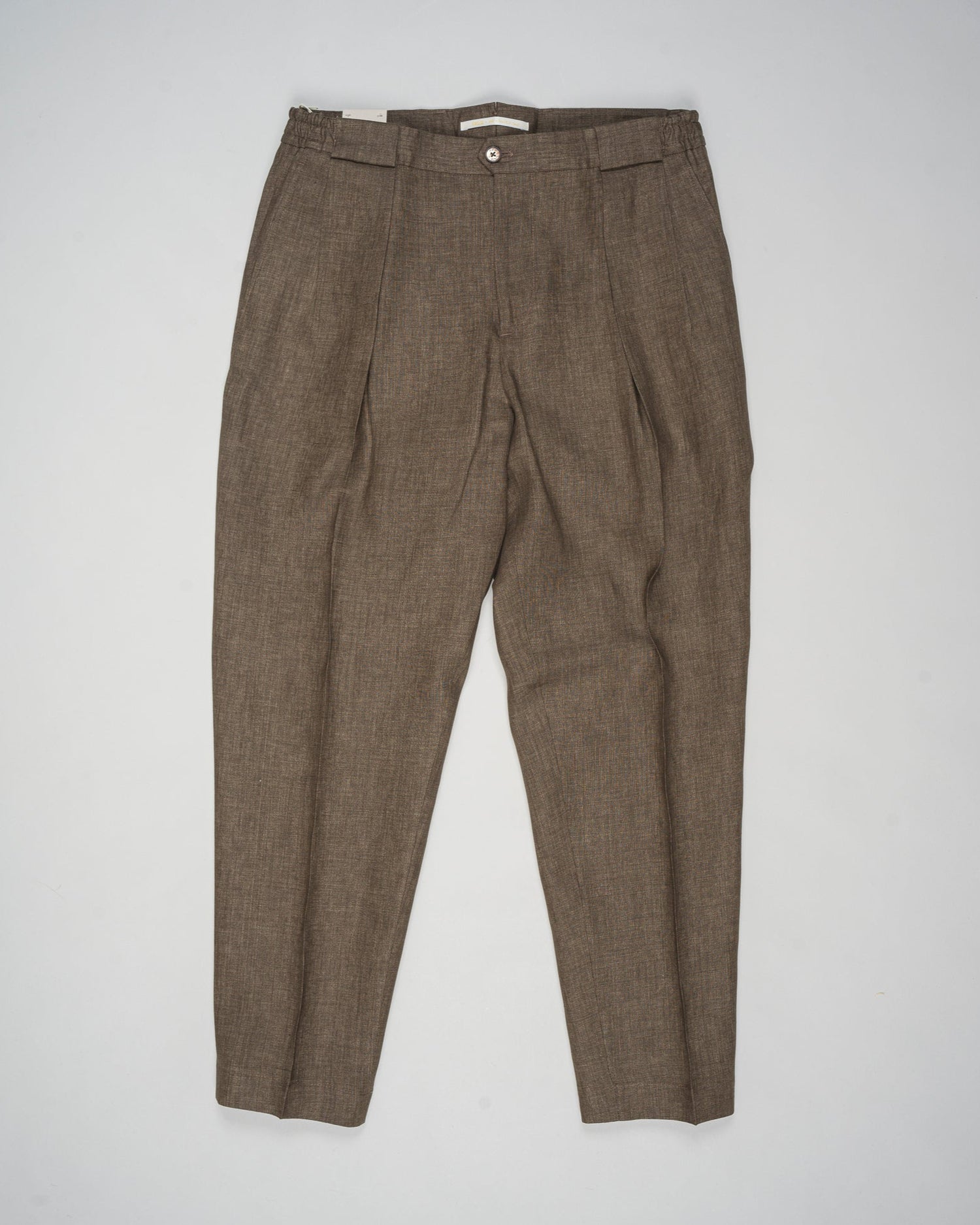 Article: 325118
Color: Light Brown / 46
Composition: 100% Linen
Pleated front
Slanted side pockets
Beltloops

Made in Naples, Italy&nbsp;
