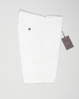 Model: ber_muda elax-GD
Article: ts0001x
Composition:&nbsp;98% Cotton, 2% Elastane
Color: Panna
Made in Martina Franca, Italy Berwich Garment Dyed Cotton Shorts / Panna