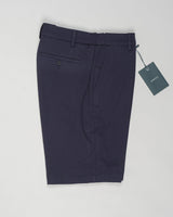 Model: ber_muda elax
Article: gd1001x
Composition: 60% Viscose 35% Polyamide 5% Elastan
Color: Navy
Made in Martina Franca, Italy Berwich Elax Jersey Shorts / Navy