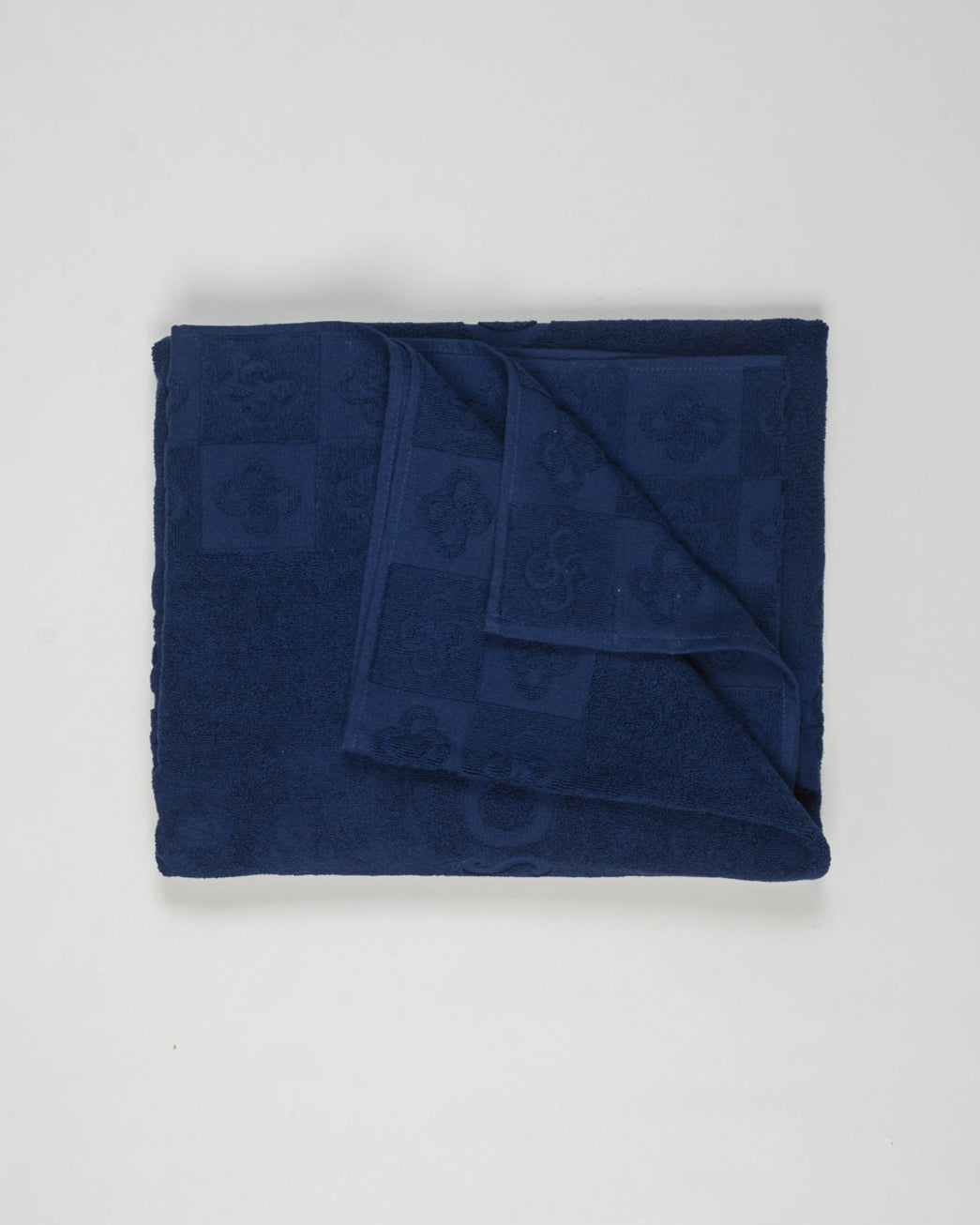 


Composition: 100% Cotton
Color: 590 / Navy
Article: 90140 / 44000
Made in Italy