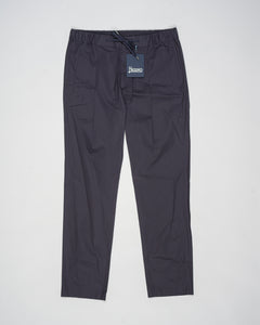 Trousers made of dyed stretch cotton, waterproofed and treated to create a slightly creased effect.
Comfortable to wear thanks to the drawstring that can be adapted to the desired fit, the style has a casual yet sophisticated feel that updates your everyday wardrobe.




Regular fit

Elastic with drawstring waist

Zip and button fastening

Slanted pockets

Patch pockets on the back
Article: PT000010U 13164Z
Color: 9200 / Navy