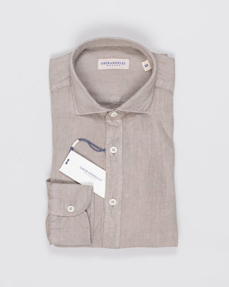 Cutaway collar
Curved hem
Front placket
100% linen
Art. TC 162
Mod. 64/TC
Collar B878
Color: 215 Taupe