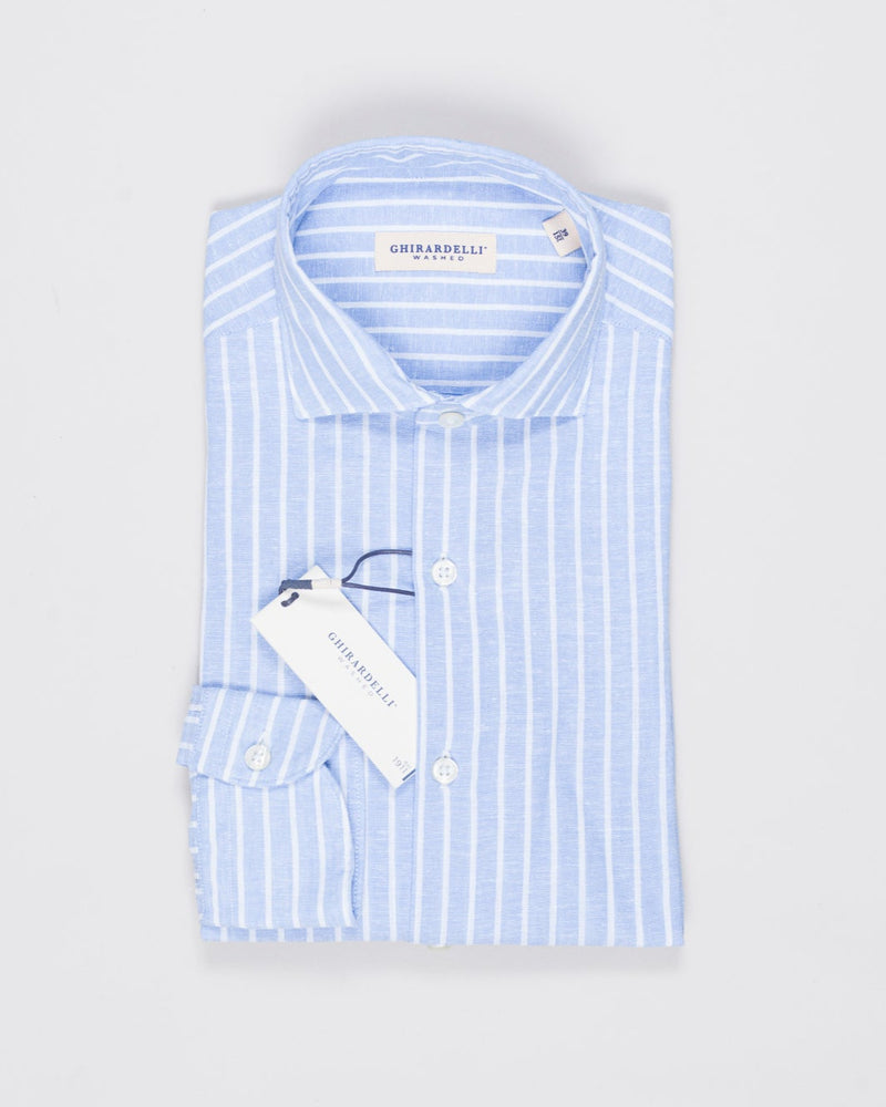 Cutaway collar
Curved hem

55% linen, 45% cotton
Art. H9333
Mod. L69
Collar B878
Color: 03 Blue &amp; White
