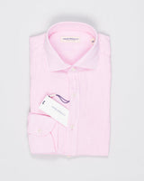Cutaway collar
Curved hem
Front placket
100% linen
Art. TC 162
Mod. 64/TC
Collar B878
Color: P02 Pink