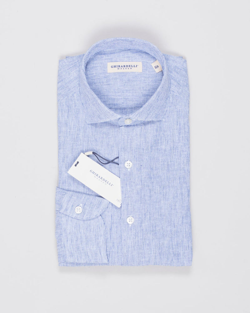 Cutaway collar
Curved hem

55% linen, 45% cotton
Art. H9330
Mod. L69
Collar B878
Color: 02 Blue