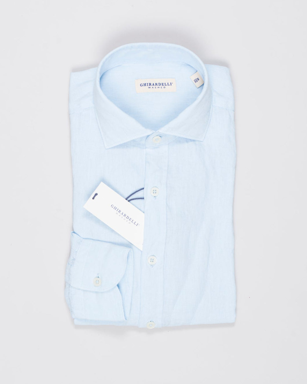 Cutaway collar
Curved hem
Front placket
100% linen
Art. TC 162
Mod. 64/TC
Collar B878
Color: B02 Light Blue