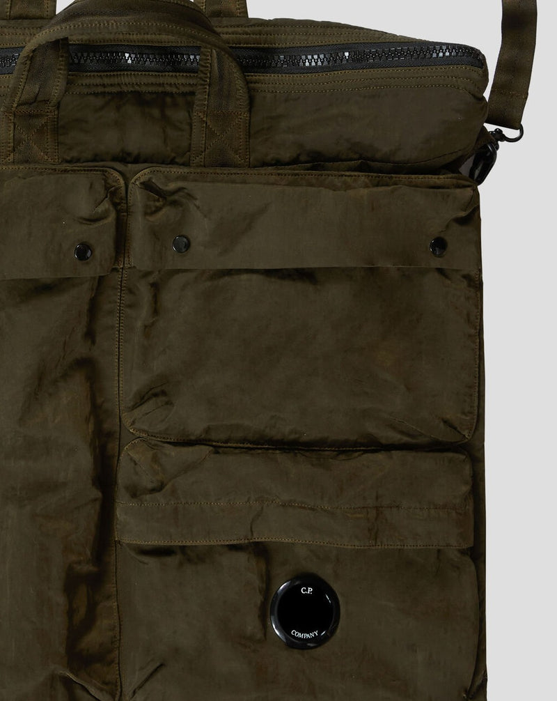 Weather resistant nylon sateen Handles Zipped main compartment Secure external pockets Lens detail Garment dyed Art. 1 5CMAC045A 005269G Col. 683  /  Ivy Green C.P. Company Nylon B Tote Bag / Ivy Green