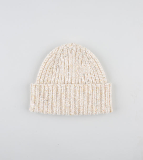 Drake's Donegal Ribbed Merino Beanie / Neutral