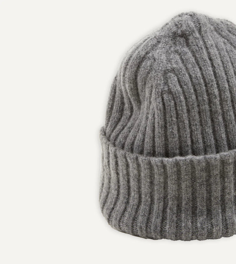 Drake's Lambswool Ribbed Knit Beanie / Grey