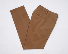 Mix of cotton, lyocell and elastan resulting in a super soft touch and comfortable piece on garment.  The iconic Incotex 30 model, an evergreen of the continuously evolving collections, continues to impress with its authenticity. Exquisite crafted details enrich the garment, enhancing its essential vocation for comfort.  American pockets Slim fit 2 backpockets Zip fly Beige 61% cotton, 34% lyosell, 5% elastan 1W003O 40055 523 Made in Italy