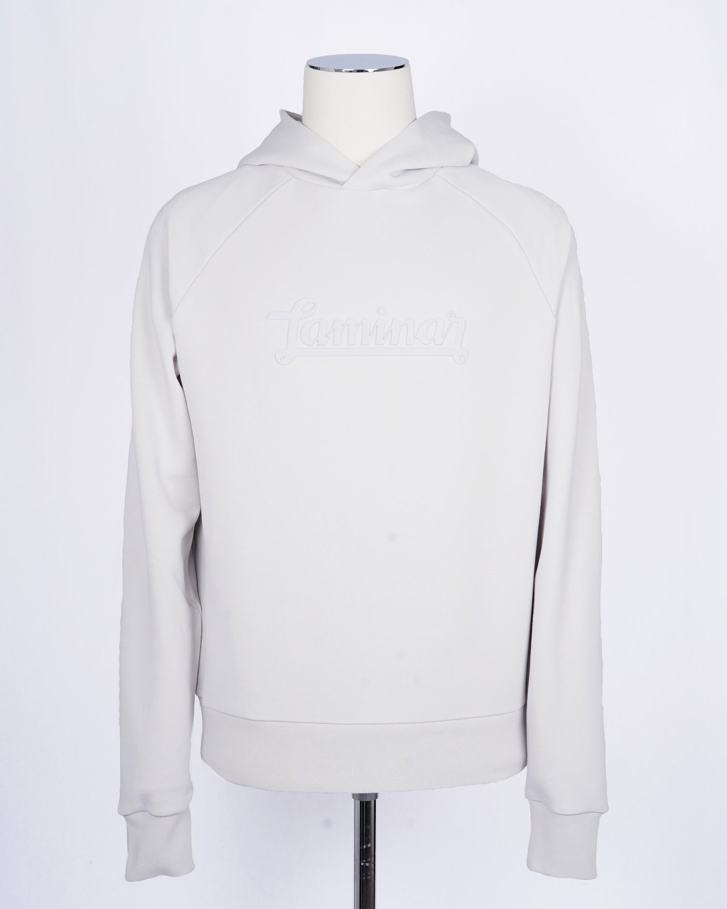 Herno Laminar hoodie. No technical aspect here even if it is part of the Laminar -line. SImply a great cotton hoodie, with a luxorious handfeel.   Material: 100% cotton Art. JG008UL 50017 1250 Color: Chalk Italy made in 