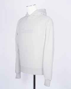 Herno Laminar hoodie. No technical aspect here even if it is part of the Laminar -line. SImply a great cotton hoodie, with a luxorious handfeel.   Material: 100% cotton Art. JG008UL 50017 1250 Color: Chalk Italy made in 