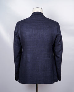 Composition: 90% Wool, 10% SIlk Oxygen Color: BLUE GREY MELANGE Modello: Montecarlo / 1SMC22K Article: 03UEG110 Colore: B3073 Slim fit. Take your normal size Unlined Unconstructed shoulder 2 Buttons Side vents Notch lapel Patch pockets Made in Italy tagliatore