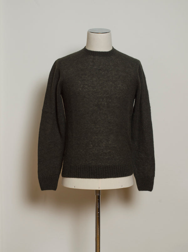 Soft, light and warm.  55% Baby alpaca 35% Polyamide 10% Wool Art. D8LL103 Col. 490 Dark Green