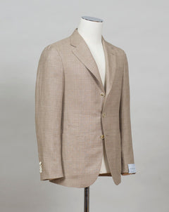 Caruso blazer impeccably tailored in Soragna, Parma, Italy. Stunning lightness and ease of movement without losing the classic tailored elegance. These are some of the ingredients that make Italian tailoring world famous and you can find it all in Caruso garments.  Beautiful handmade detailing and naturally with a full canvas structure inside.  CARUSO Blazer Model Tosca Art. 501426 BF2CM304A 58% Linen 42% Wool 2 Patch Pockets Side vents Half Lined Regular fit