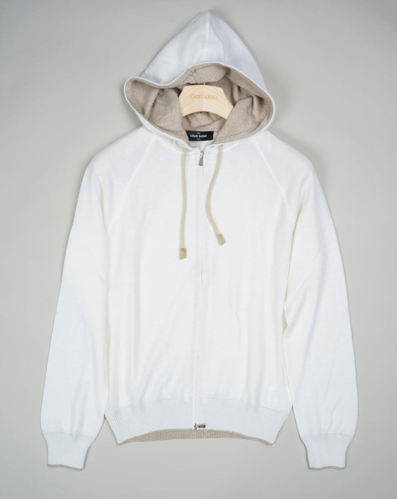 Gran Sasso Hoodie 85% cotton, 15% cashmere. Luxurious hoodie that is guaranteed to make you feel warm and comfortable.  Lounge wear is trending and this is a jewel amongst that segment. Don't miss it.  Art. 57190/23202 Col. 001 / Off white 85% Cotton 15% Cashmere