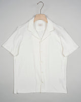 Easy going shirt made of terry cloth, aka towel cloth, for summer leisure. Beach chic at it´s best. Art. 2354150 Col. 27 / Panna 100% Cotton