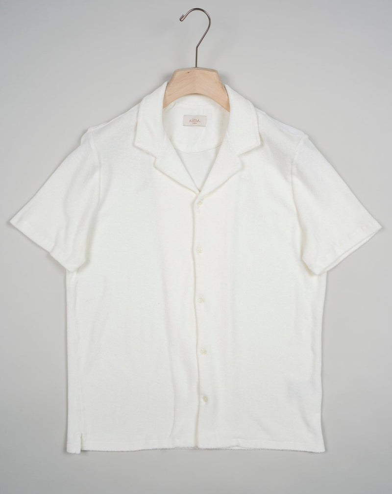 Easy going shirt made of terry cloth, aka towel cloth, for summer leisure. Beach chic at it´s best. Art. 2354150 Col. 27 / Panna 100% Cotton