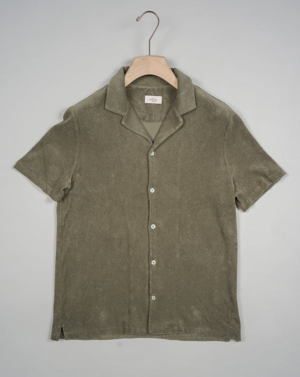 Easy going shirt made of terry cloth, aka towel cloth, for summer leisure. Beach chic at it´s best. Art. 2354150 Col. 45 / Green 100% Cotton