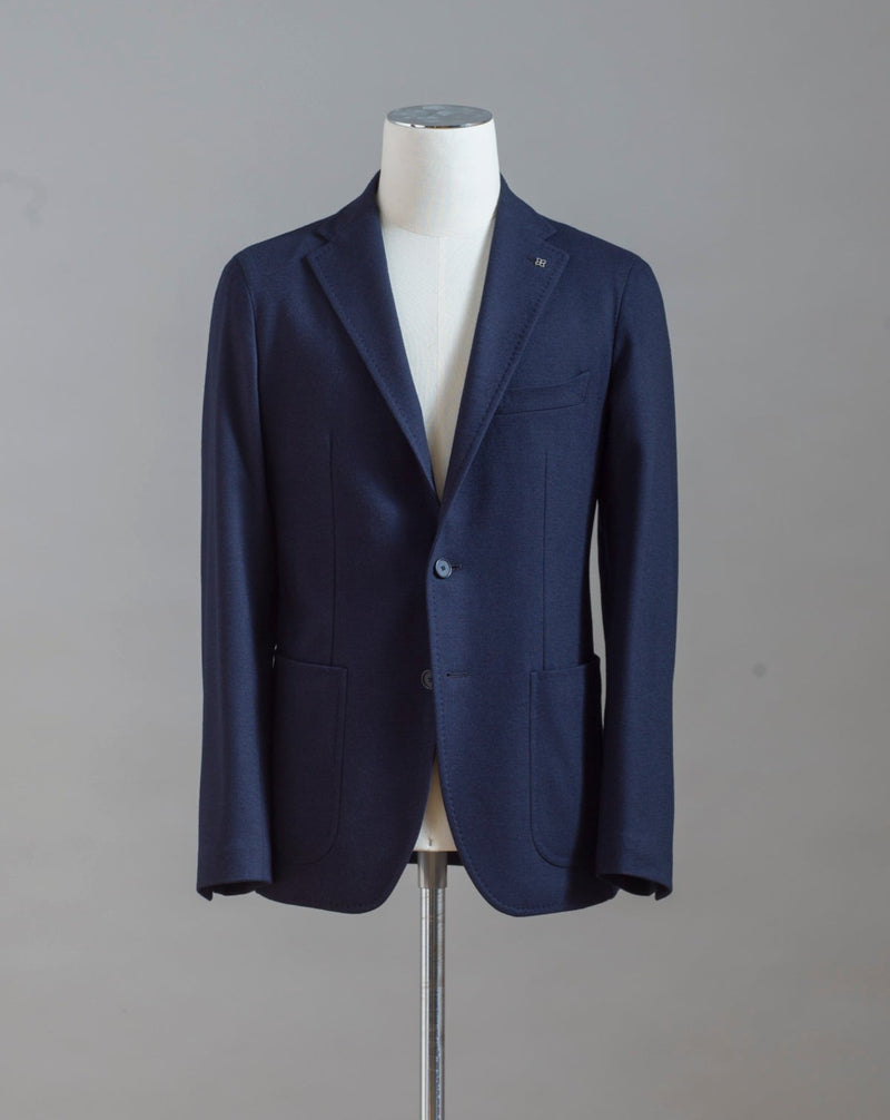 Tagliatore blazer made of linen/cotton jersey. Model Montecarlo, which is familiar to most of our regular customers. Slim fit with light unconstructed make. Being a jersey quality it sure is comfortable to wear. Loungewear feeling with a sharp look.