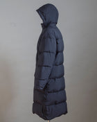 Herno Laminar Windstopper Bench Parka. GORE TEX Infinium™ membrane makes this parka totally wind and water proof. Combined with puffy down filling we have a extremely warm parka coat as a result. 80% Down 20% Waterfowl Feathers PI00228UL 11106 Col. 9300 / Black Removable hood Two way zipper