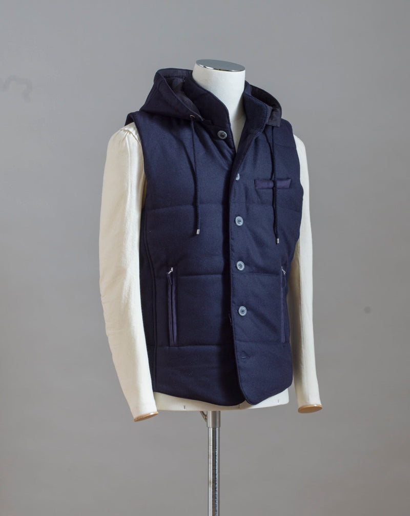 Gran Sasso hooded flannel waistcoat. Part of the iconic and always elegant Gran Sasso Sartorial line.  Wool and Alcantara Detachable hood (zip) Zippered side pockets  Art. 23192/51303 Col.598 / Navy Made in Italy