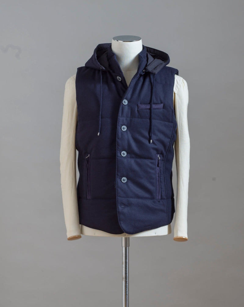 Gran Sasso hooded flannel waistcoat. Part of the iconic and always elegant Gran Sasso Sartorial line.  Wool and Alcantara Detachable hood (zip) Zippered side pockets  Art. 23192/51303 Col.598 / Navy Made in Italy