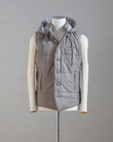 Gran Sasso hooded flannel waistcoat. Part of the iconic and always elegant Gran Sasso Sartorial line.  Wool and Alcantara Detachable hood (zip) Zippered side pockets  Art. 23192/51303 Col. 017 / Taupe (gray-brown) Made in Italy
