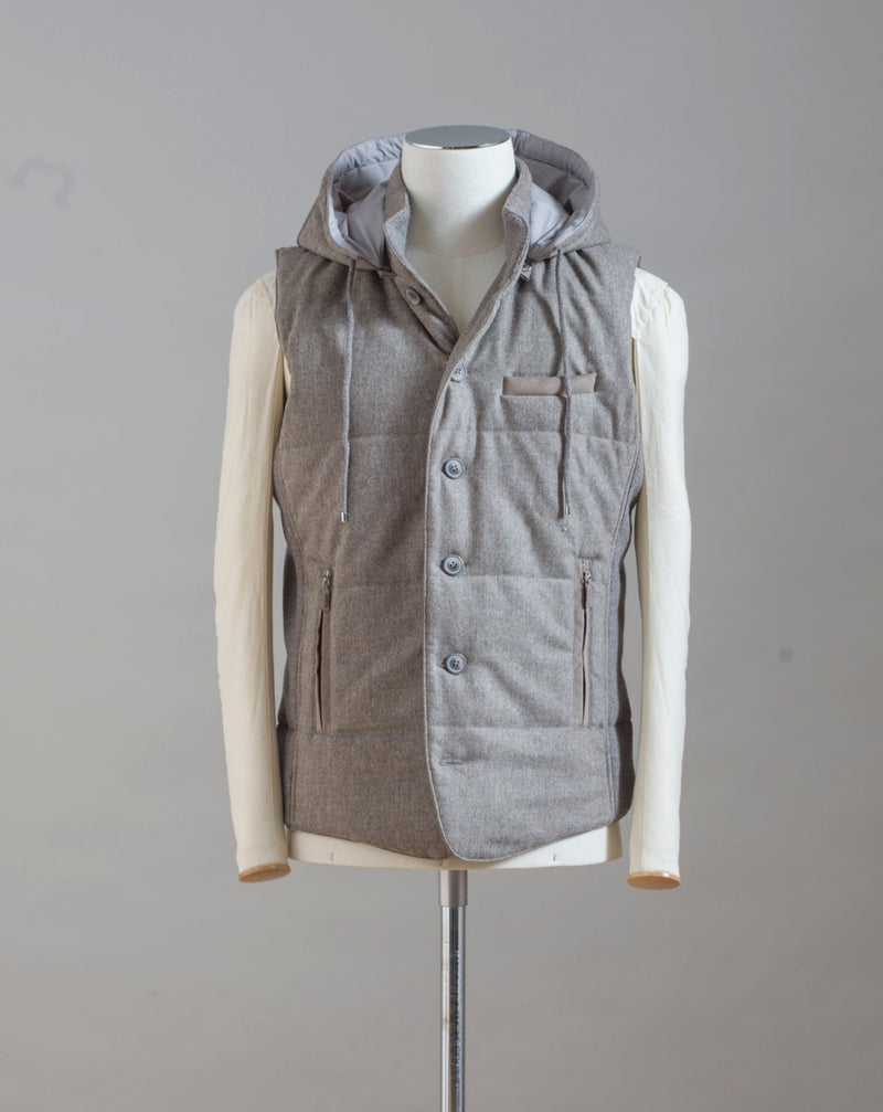 Gran Sasso hooded flannel waistcoat. Part of the iconic and always elegant Gran Sasso Sartorial line.  Wool and Alcantara Detachable hood (zip) Zippered side pockets  Art. 23192/51303 Col. 017 / Taupe (gray-brown) Made in Italy
