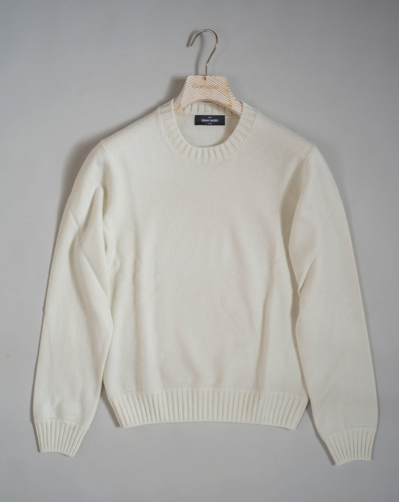 Gran Sasso heavy crew neck made of felted cashmere. Felting gives this garment strong and extremely rich feel. Heavy rib on neck, cuffs and hem for a slightly more casual look.  Art.  57106/20201 Felted Cashmere Col. 004 / Off White 100% Cashmere Made in Italy 
