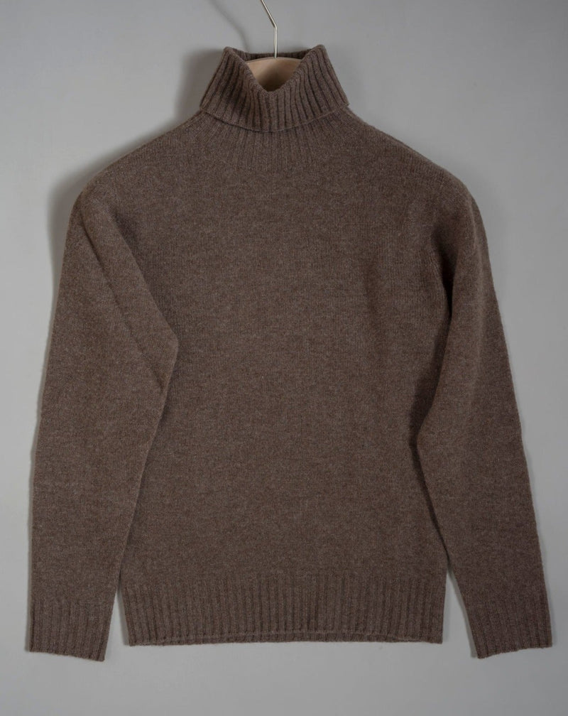 Soft roll neck from Altea. Art. 2261212 Col. 33 / Brown 85% Wool 15% Cashmere