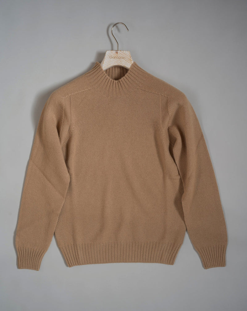 Gran Sasso turtle neck, also known as mock neck, made of Brushed Geelong wool. The fibre of this material is brushed 4 times to give it extra soft touch and warm, wooly feeling.  Art. 24171/25024 Vintage Wash Col. 116 / Camel 100% Brushed Geelong wool Made in Italy 