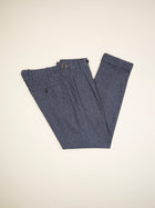 Berwich pants with 1 pleat in front and side adjusters crafted in Loro Pianas Denim Flower® denim. Very up-to-date and comfortable carrot model; nicely roomy upper part and slim in the bottom. Fits true to the size. If in doubt of your size, please contact us HERE 100% Californian Cotton. Loro Piana Denim Flower® Color: Denim blue Model: Retro Article: lp7004 Made in Martina Franca, Italy