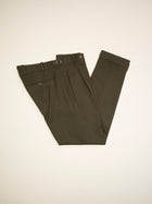 Berwich model Retro pants with 1 pleat in front and side adjusters. Very up-to-date and comfortable carrot model; nicely roomy upper part and slim in the bottom. Color: Green Model: Retro Article: sb1201 Made in Martina Franca, Italy