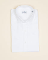 We think this kind of garments represent modern tailoring very well. They honor classic styles and lines, but they are made to be super comfortable and practical.   100% cotton Semi cutaway collar Single cuffs Removable collar bones Model. FIOR9 Article. M260 Color. 01 / White