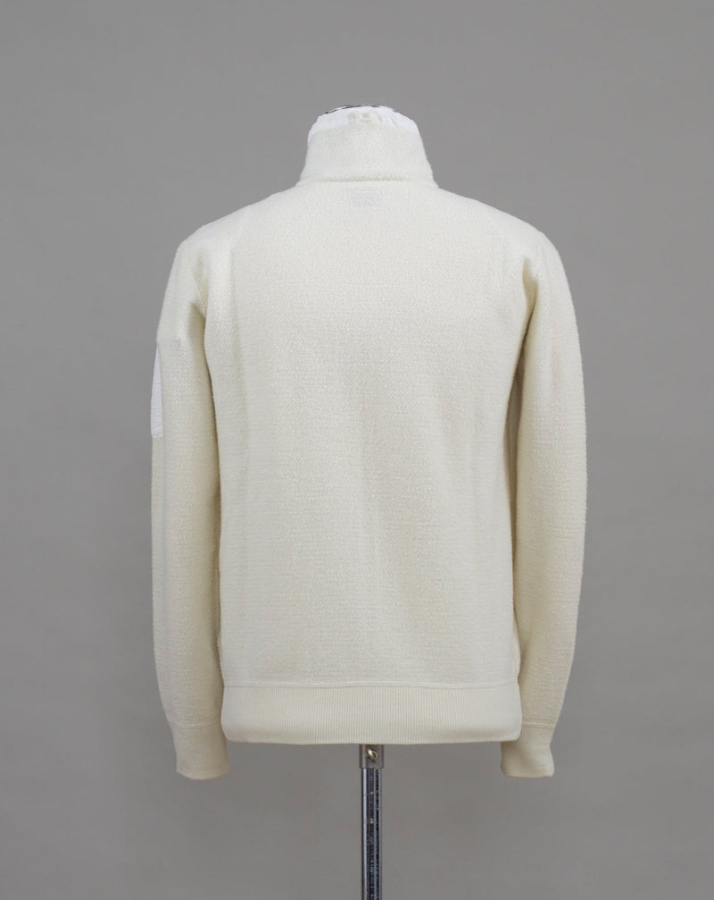 - Ribbed Trims - Lens Detail Sleeve Pocket - Stand Collar - Full Zip Fastening - One Vertical Chest Pocket - One Horizontal Chest PocketArt. 13CMKN281A 005504M Col. 103 / Gauze White C.P. Company Knit Lambswool Cardigan / Gauze White