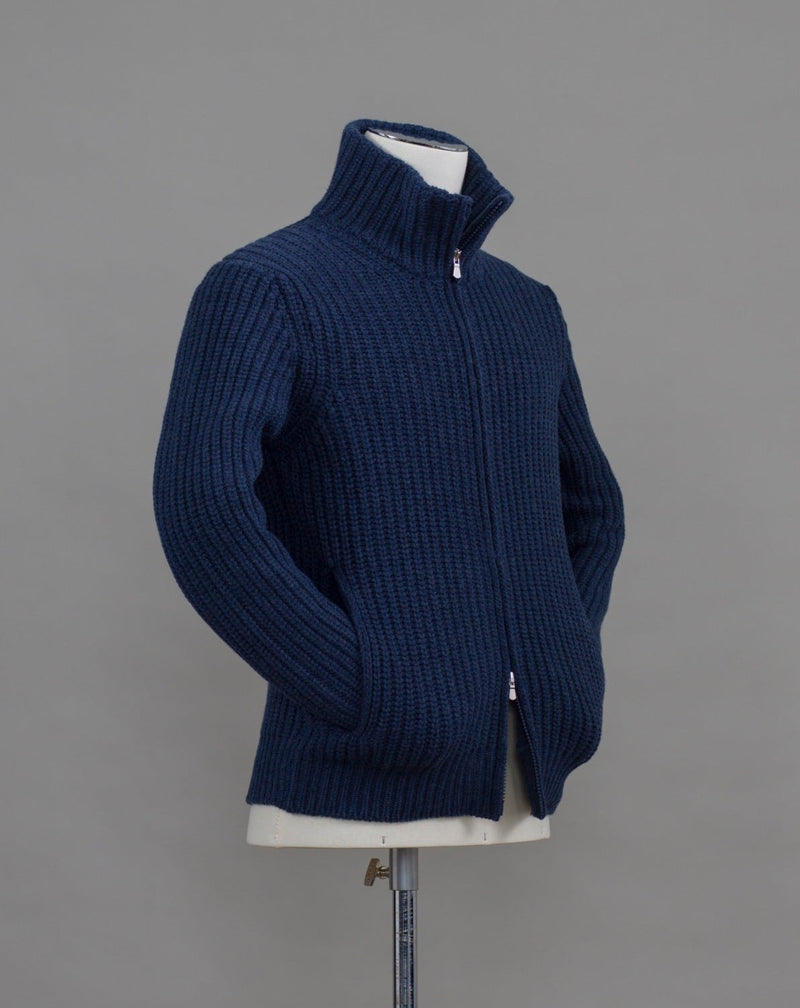 Gran Sasso heavy ribbed knitted jacket with full length two way zip in front. Great piece for layering as the weather gets colder. Art. 10155 / 19643 Col. 589 / Blue 80% Wool 10% Cashmere 10% Viscose