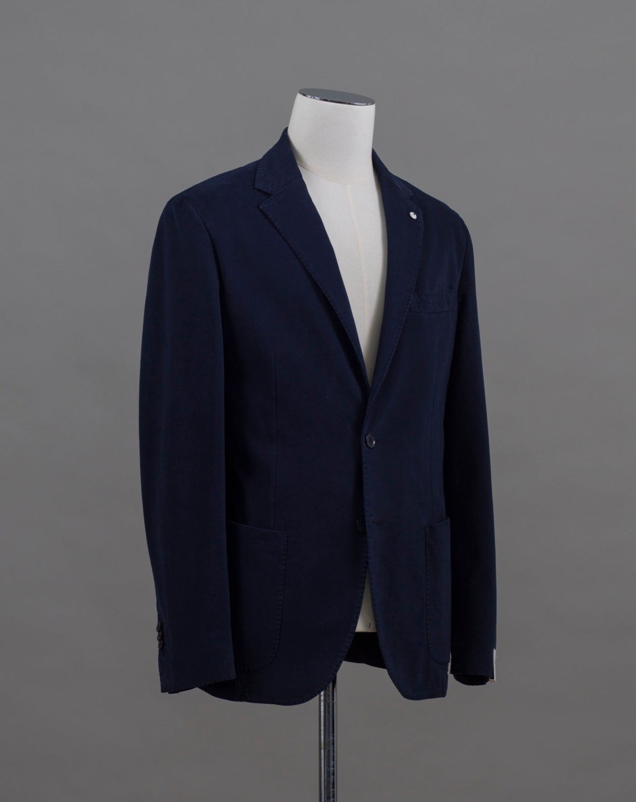 Unconstructed and garment dyed jacket from L.B.M.  Mod. 2837 Art. 25513/2 69% Modal 28% Cotton 3% Elastan Col. Navy Unconstructed  Unlined Made in Italy